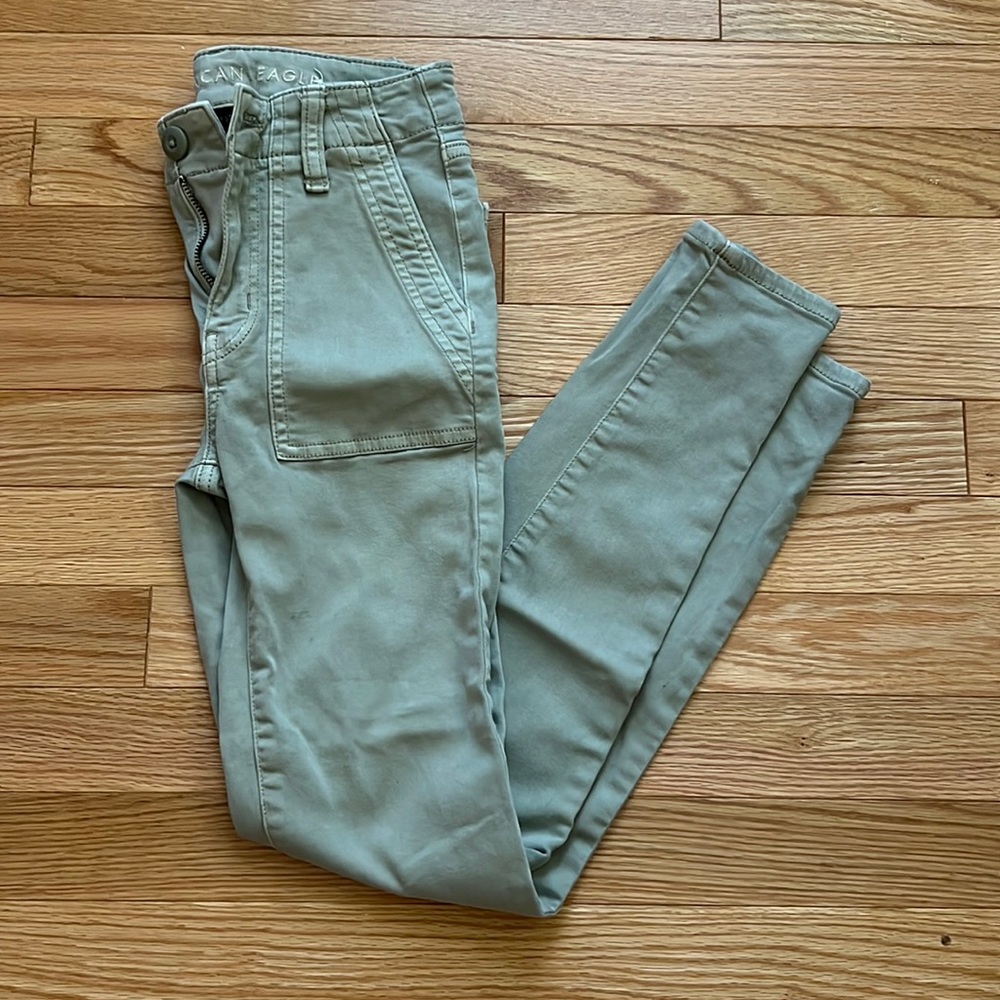 AMERICAN EAGLE JEANS